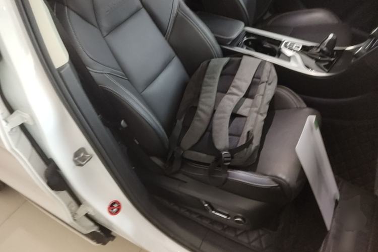 Used Lynk & Co 01 2019 2.0T Two-Wheel-Drive Pro Version China VI Standard Right Front Seat