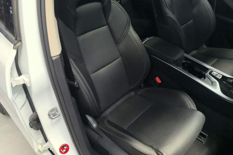 Used Lynk & Co 01 2019 2.0T Two-Wheel-Drive Pro Version China VI Standard Right Front Seat