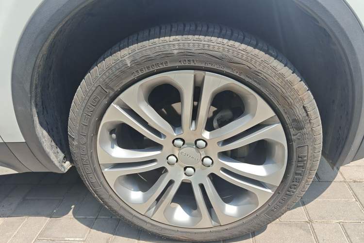 Used Lynk & Co 01 2019 2.0T Two-Wheel-Drive Pro Version China VI Standard Right Front Wheel Hub