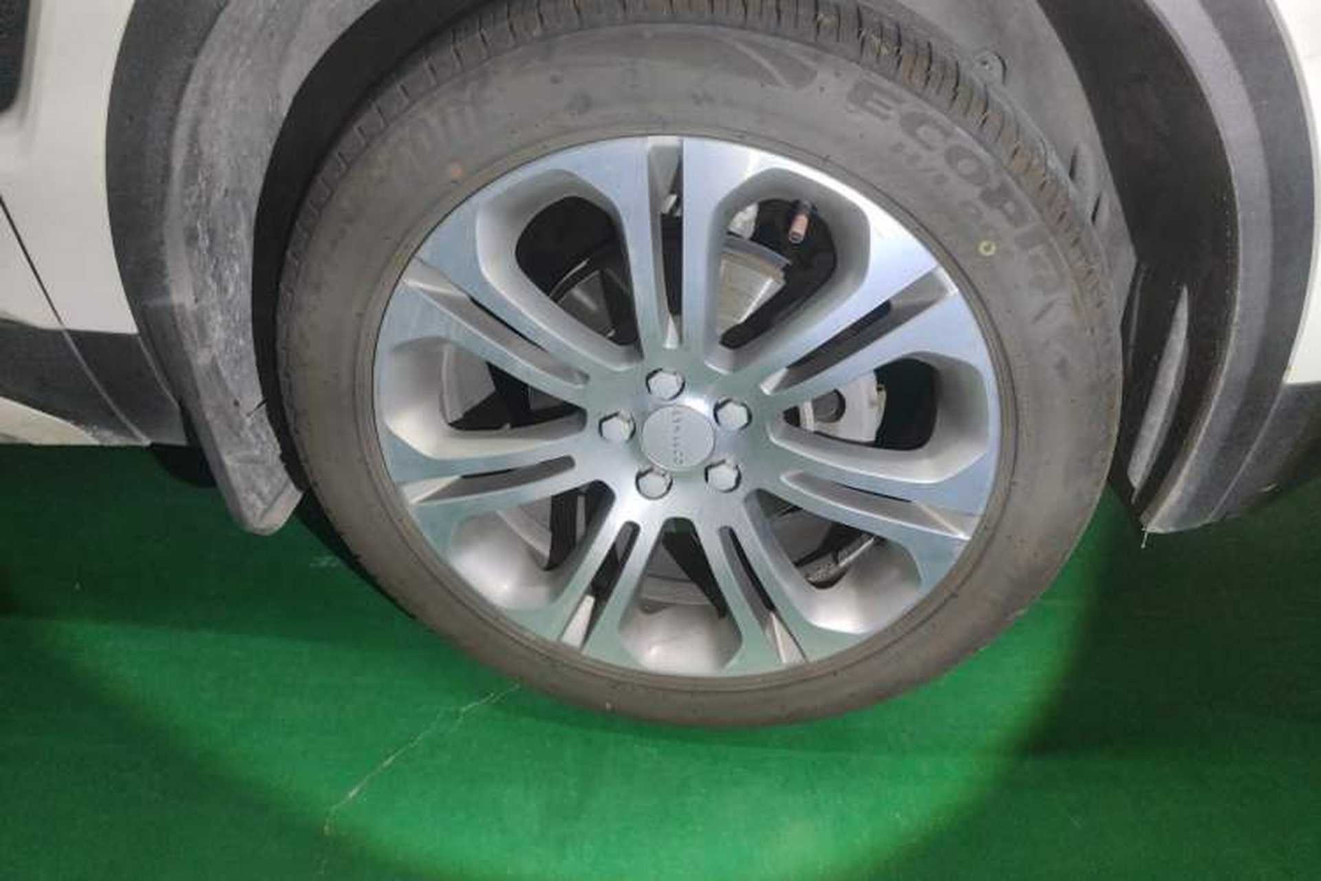 Used Lynk & Co 01 2019 2.0T Two-Wheel-Drive Pro Version China VI Standard Right Front Wheel Hub