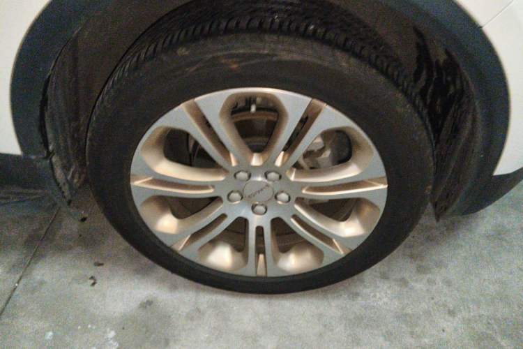 Used Lynk & Co 01 2019 2.0T Two-Wheel-Drive Pro Version China V Standard Right Front Wheel Hub