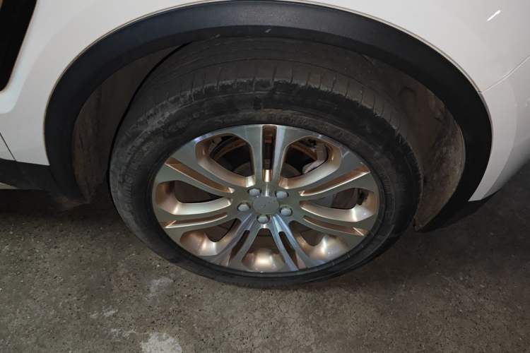 Used Lynk & Co 01 2019 2.0T Two-Wheel-Drive Pro Version China V Standard Right Front Wheel Hub