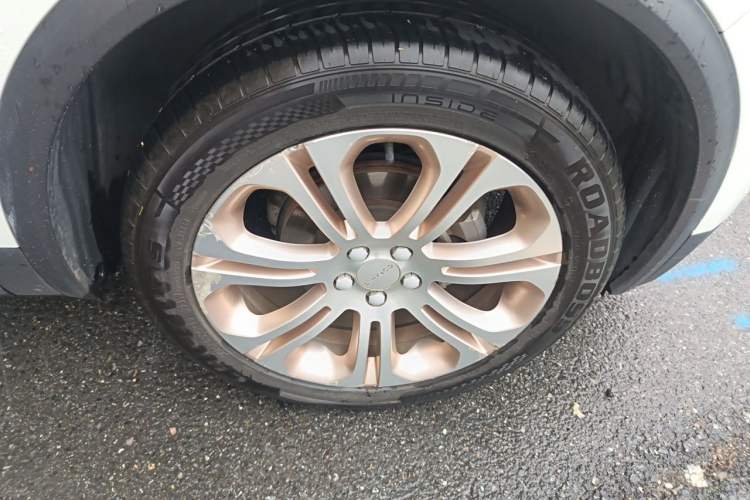 Used Lynk & Co 01 2019 2.0T Two-Wheel-Drive Pro Version China V Standard Right Front Wheel Hub