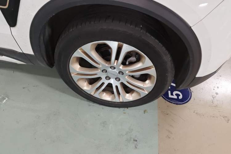 Used Lynk & Co 01 2019 2.0T Two-Wheel-Drive Pro Version China V Standard Right Front Wheel Hub