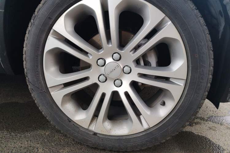 Used Lynk & Co 01 2019 2.0T Two-Wheel-Drive Pro Version China V Standard Right Front Wheel Hub