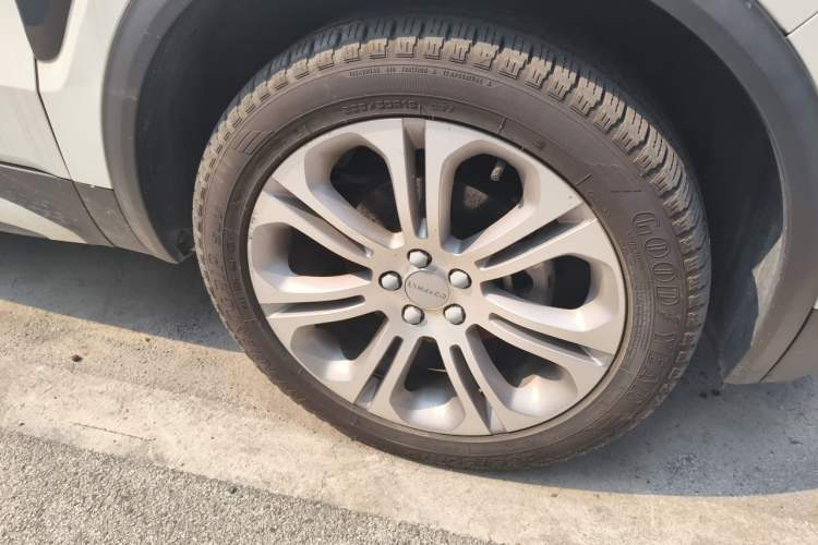 Used Lynk & Co 01 2019 2.0T Two-Wheel-Drive Pro Version China V Standard Right Front Wheel Hub