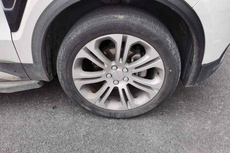 Used Lynk & Co 01 2019 2.0T Two-Wheel-Drive Pro Version China VI Standard Right Front Wheel Hub