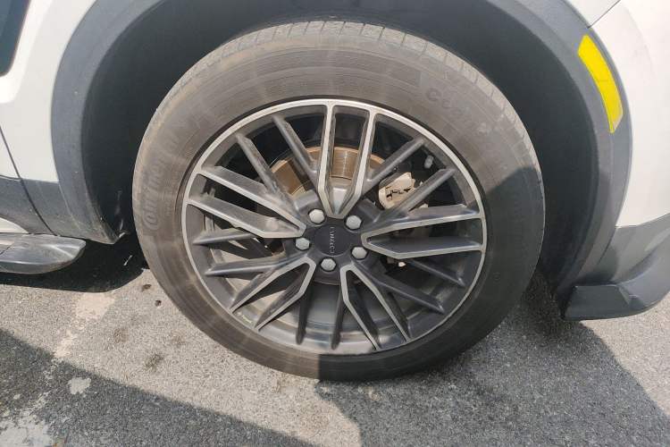 Used Lynk & Co 01 2019 2.0T Two-Wheel-Drive Pro Version China VI Standard Right Front Wheel Hub