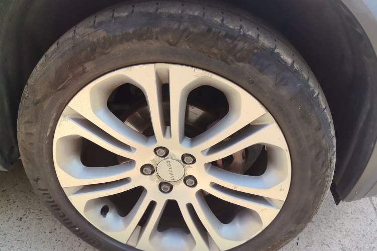 Used Lynk & Co 01 2019 2.0T Two-Wheel-Drive Pro Version China V Standard Right Front Wheel Hub