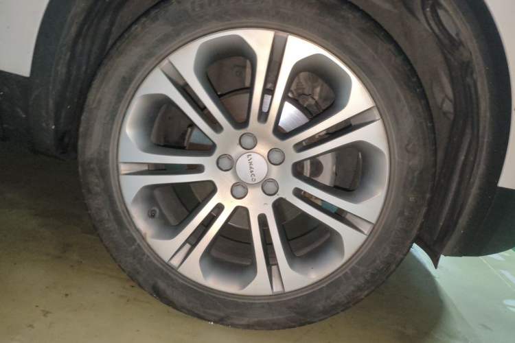 Used Lynk & Co 01 2019 2.0T Two-Wheel-Drive Pro Version China VI Standard Right Front Wheel Hub
