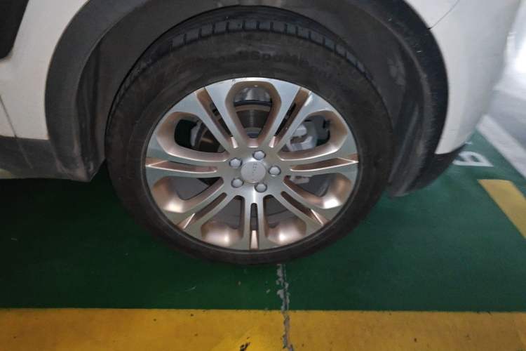 Used Lynk & Co 01 2019 2.0T Two-Wheel-Drive Pro Version China V Standard Right Front Wheel Hub