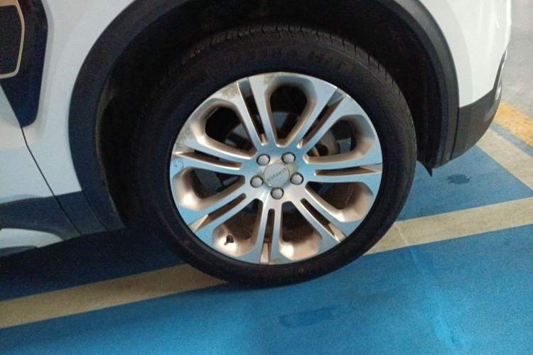 Used Lynk & Co 01 2019 2.0T Two-Wheel-Drive Pro Version China V Standard Right Front Wheel Hub
