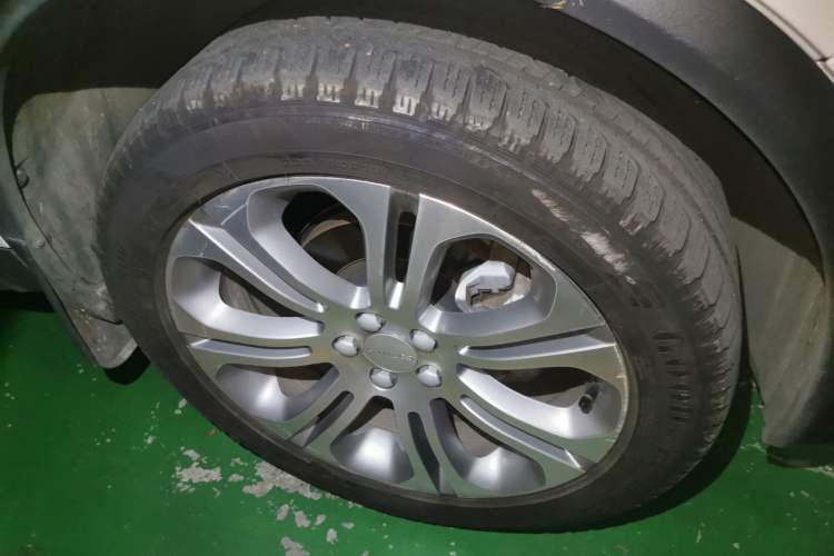 Used Lynk & Co 01 2019 2.0T Two-Wheel-Drive Pro Version China VI Standard Right Front Wheel Hub