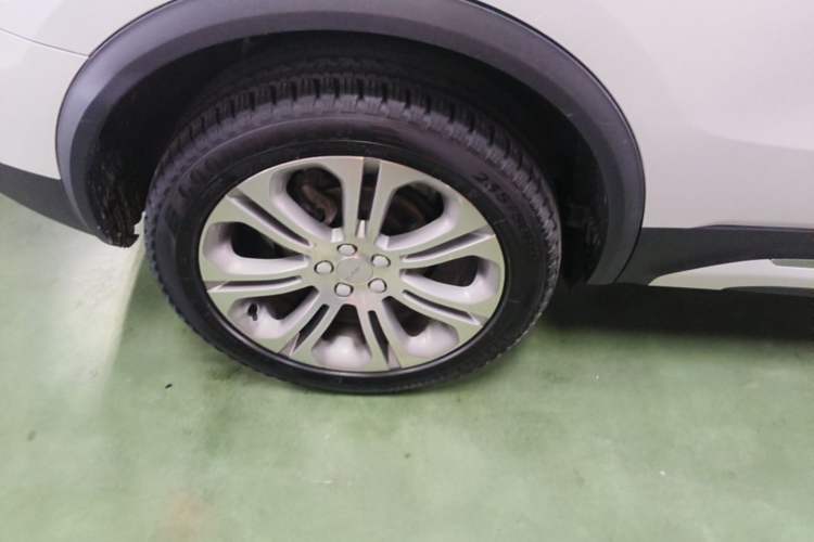 Used Lynk & Co 01 2019 2.0T Two-Wheel-Drive Pro Version China VI Standard Right Rear Wheel Hub