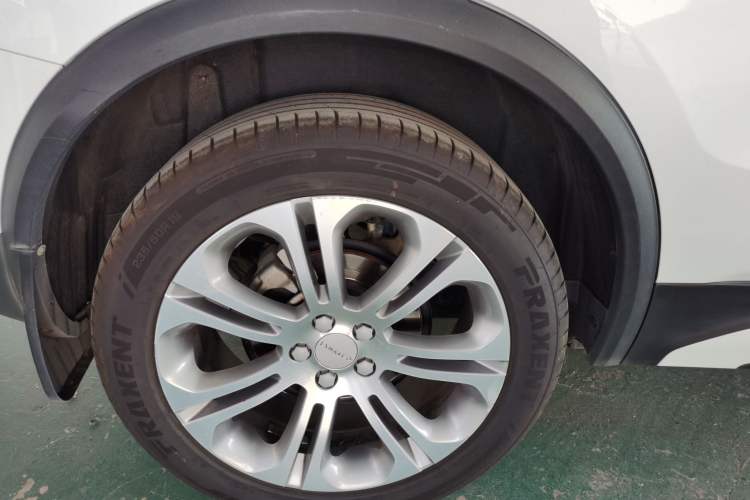 Used Lynk & Co 01 2019 2.0T Two-Wheel-Drive Pro Version China VI Standard Right Rear Wheel Hub