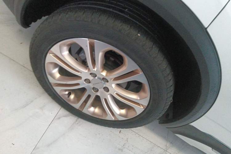 Used Lynk & Co 01 2019 2.0T Two-Wheel-Drive Pro Version China V Standard Right Rear Wheel Hub