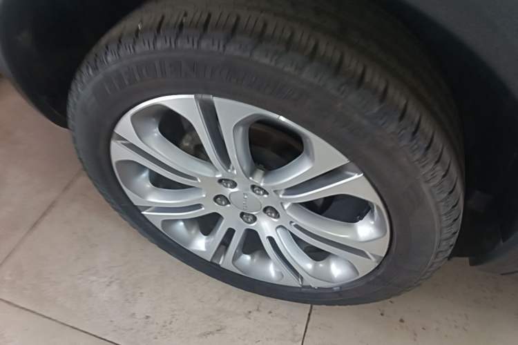 Used Lynk & Co 01 2019 2.0T Two-Wheel-Drive Pro Version China VI Standard Right Rear Wheel Hub