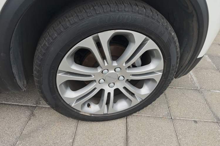 Used Lynk & Co 01 2019 2.0T Two-Wheel-Drive Pro Version China VI Standard Right Rear Wheel Hub