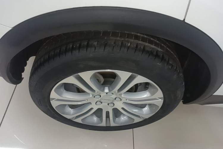 Used Lynk & Co 01 2019 2.0T Two-Wheel-Drive Pro Version China VI Standard Right Rear Wheel Hub