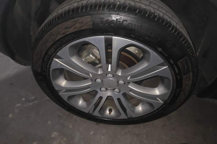 Used Lynk & Co 01 2019 2.0T Two-Wheel-Drive Pro Version China VI Standard Right Rear Wheel Hub