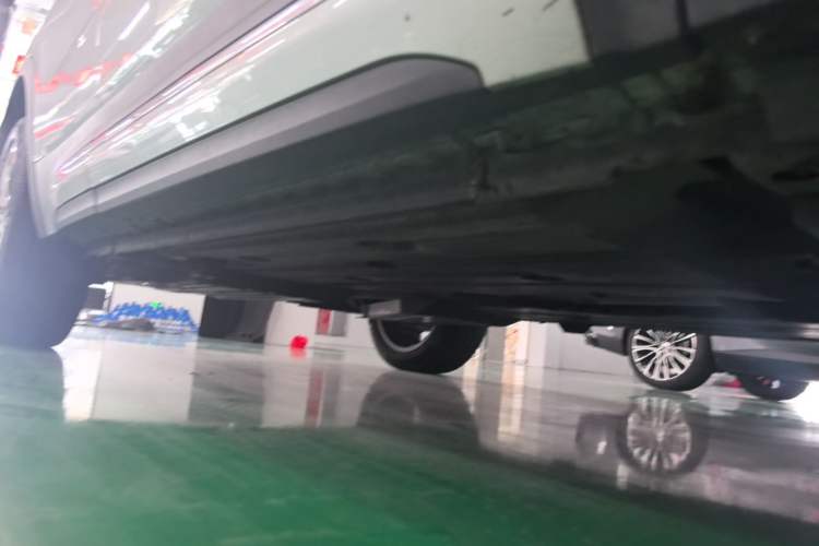 Used Lynk & Co 01 2019 2.0T Two-Wheel-Drive Pro Version China VI Standard Right Side Sill