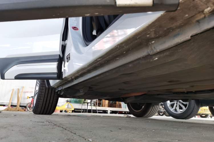 Used Lynk & Co 01 2019 2.0T Two-Wheel-Drive Pro Version China VI Standard Right Side Sill