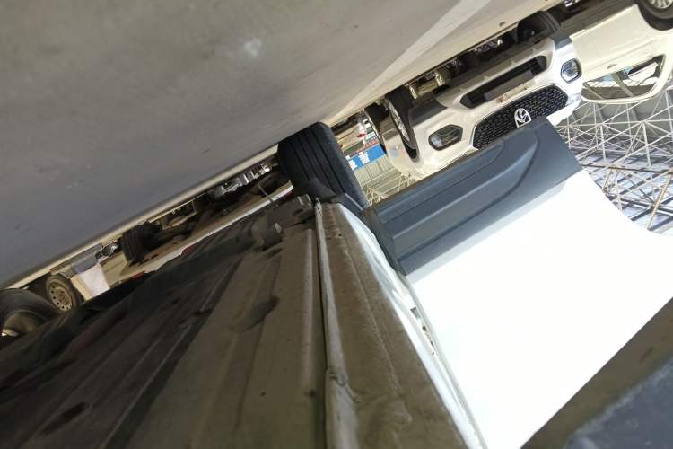 Used Lynk & Co 01 2019 2.0T Two-Wheel Drive Pure Version China VI Standard Right Side Sill