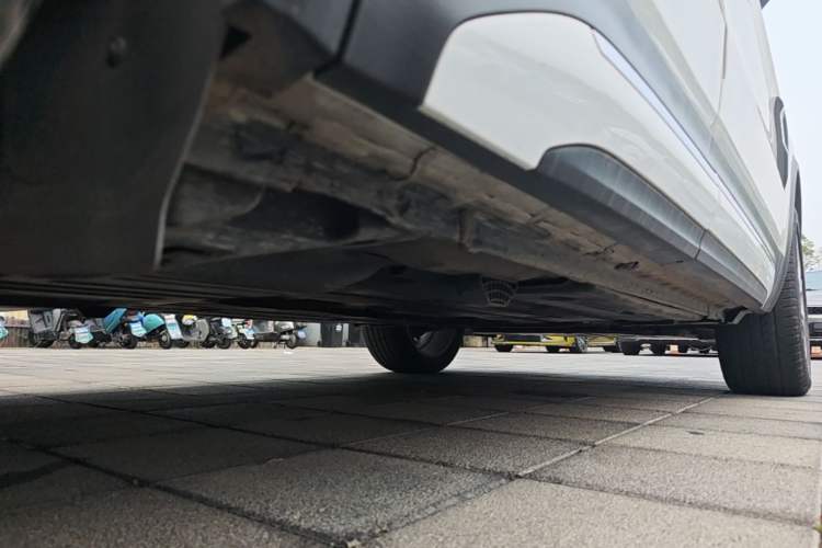 Used Lynk & Co 01 2019 2.0T Two-Wheel-Drive Pro Version China VI Standard Right Side Sill