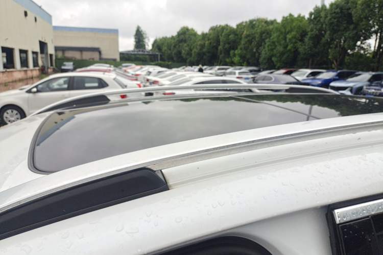 Used Lynk & Co 01 2019 2.0T Two-Wheel-Drive Pro Version China VI Standard Roof