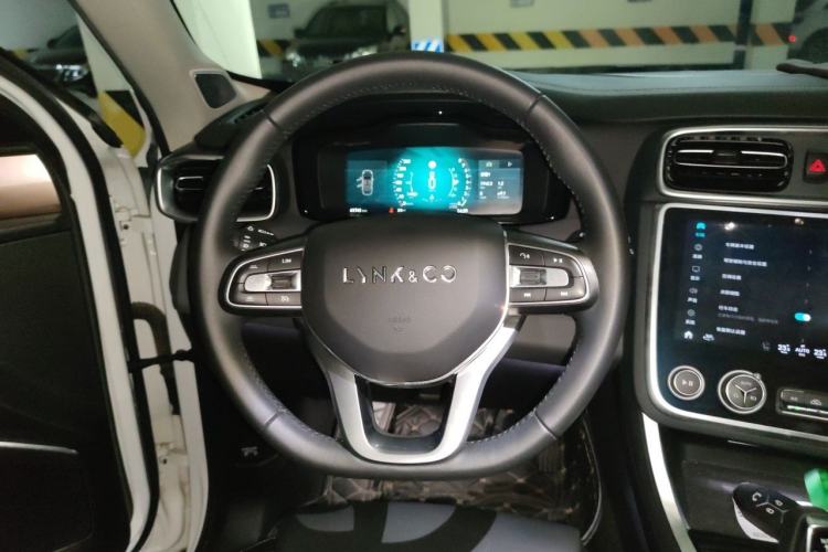 Used Lynk & Co 01 2019 2.0T Two-Wheel-Drive Pro Version China VI Standard Steering Wheel