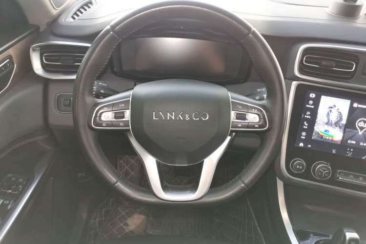 Used Lynk & Co 01 2019 2.0T Two-Wheel-Drive Pro Version China VI Standard Steering Wheel