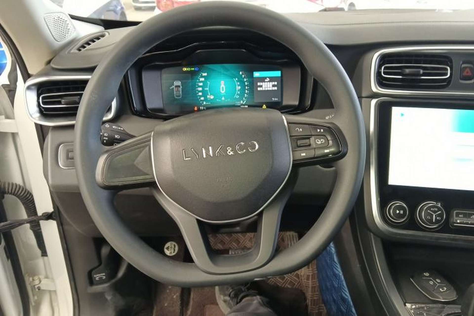 Used Lynk & Co 01 2019 2.0T Two-Wheel Drive Pure Version China VI Standard Steering Wheel
