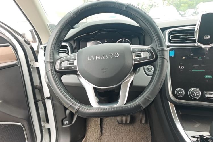 Used Lynk & Co 01 2019 2.0T Two-Wheel-Drive Pro Version China VI Standard Steering Wheel