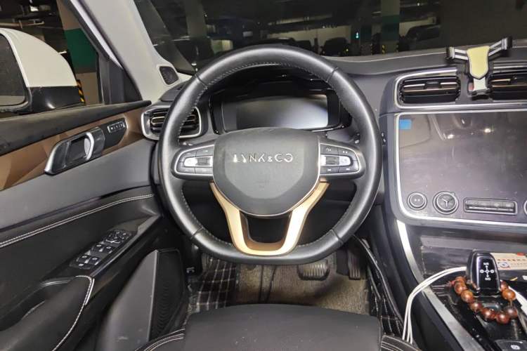 Used Lynk & Co 01 2019 2.0T Two-Wheel-Drive Pro Version China VI Standard Steering Wheel