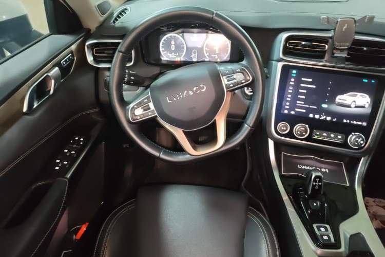 Used Lynk & Co 01 2019 2.0T Two-Wheel-Drive Pro Version China V Standard Steering Wheel