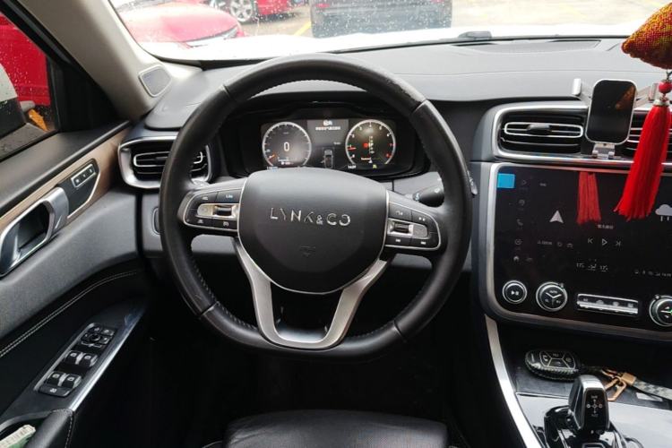 Used Lynk & Co 01 2019 2.0T Two-Wheel-Drive Pro Version China VI Standard Steering Wheel