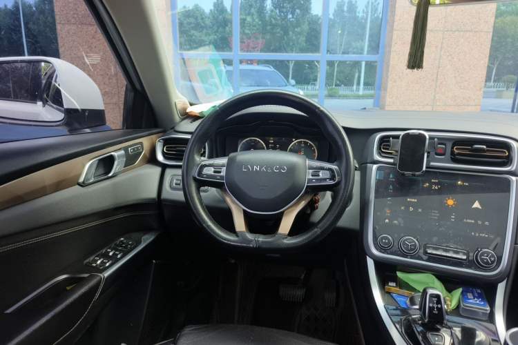 Used Lynk & Co 01 2019 2.0T Two-Wheel-Drive Pro Version China V Standard Steering Wheel