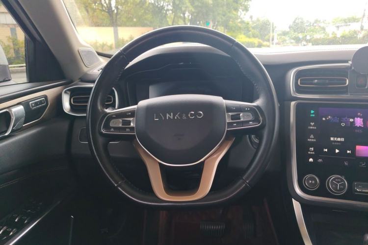 Used Lynk & Co 01 2019 2.0T Two-Wheel-Drive Pro Version China V Standard Steering Wheel