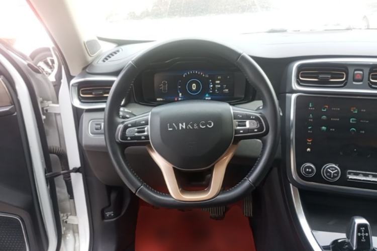 Used Lynk & Co 01 2019 2.0T Two-Wheel-Drive Pro Version China VI Standard Steering Wheel