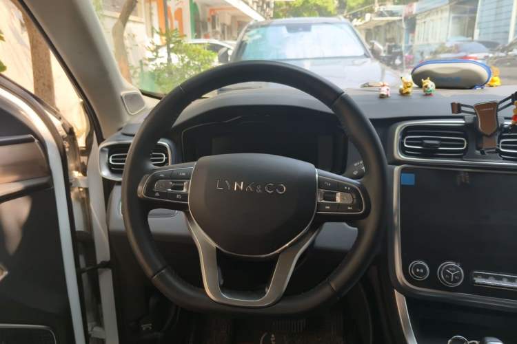 Used Lynk & Co 01 2019 2.0T Two-Wheel-Drive Pro Version China V Standard Steering Wheel
