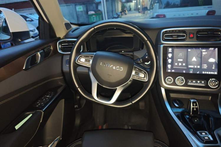 Used Lynk & Co 01 2019 2.0T Two-Wheel Drive Zhaopu Version China VI Standard Steering Wheel