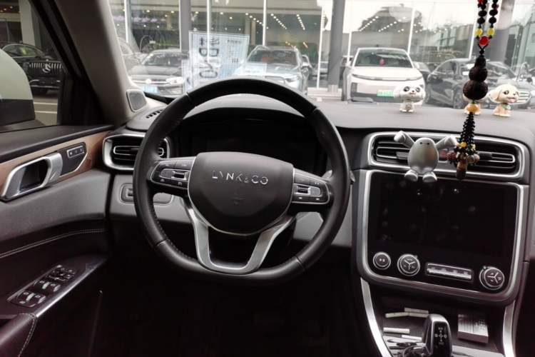 Used Lynk & Co 01 2019 2.0T Two-Wheel-Drive Pro Version China VI Standard Steering Wheel