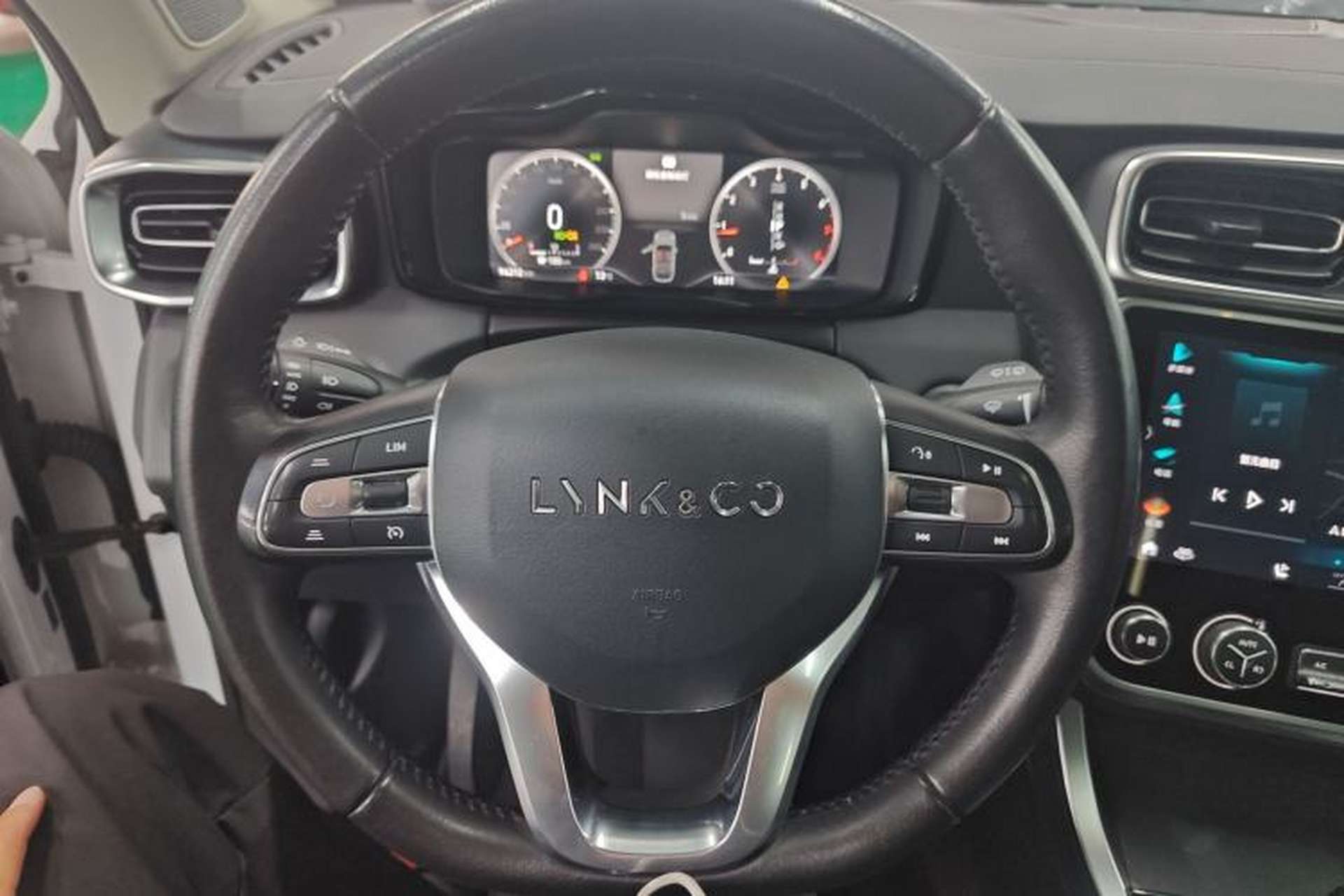 Used Lynk & Co 01 2019 2.0T Two-Wheel-Drive Pro Version China VI Standard Steering Wheel