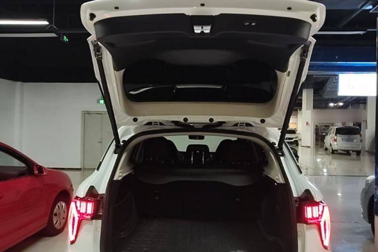 Used Lynk & Co 01 2019 2.0T Two-Wheel-Drive Pro Version China VI Standard Trunk