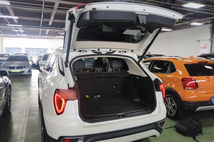 Used Lynk & Co 01 2019 2.0T Two-Wheel-Drive Pro Version China VI Standard Trunk