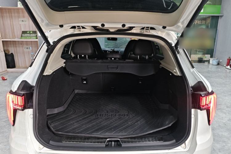 Used Lynk & Co 01 2019 2.0T Two-Wheel-Drive Pro Version China VI Standard Trunk