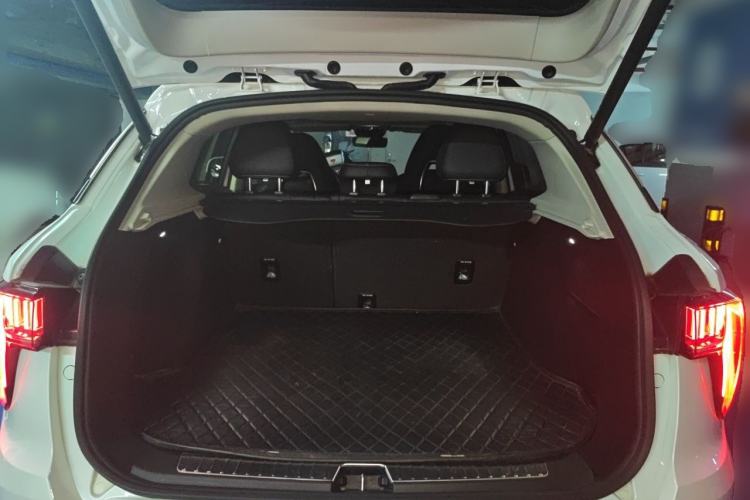 Used Lynk & Co 01 2019 2.0T Two-Wheel-Drive Pro Version China VI Standard Trunk