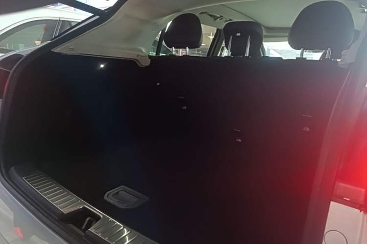 Used Lynk & Co 01 2019 2.0T Two-Wheel-Drive Pro Version China VI Standard Trunk
