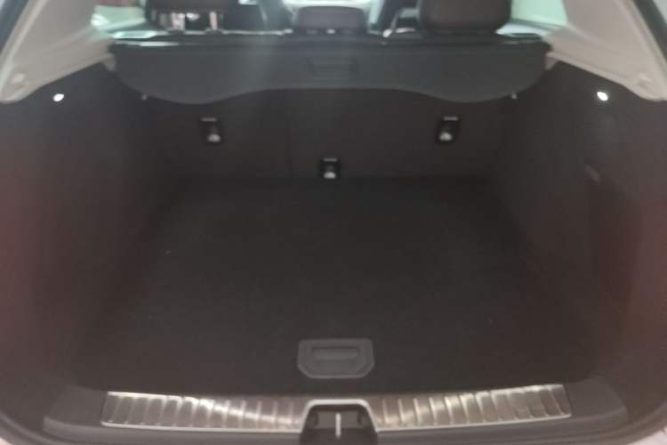 Used Lynk & Co 01 2019 2.0T Two-Wheel-Drive Pro Version China VI Standard Trunk
