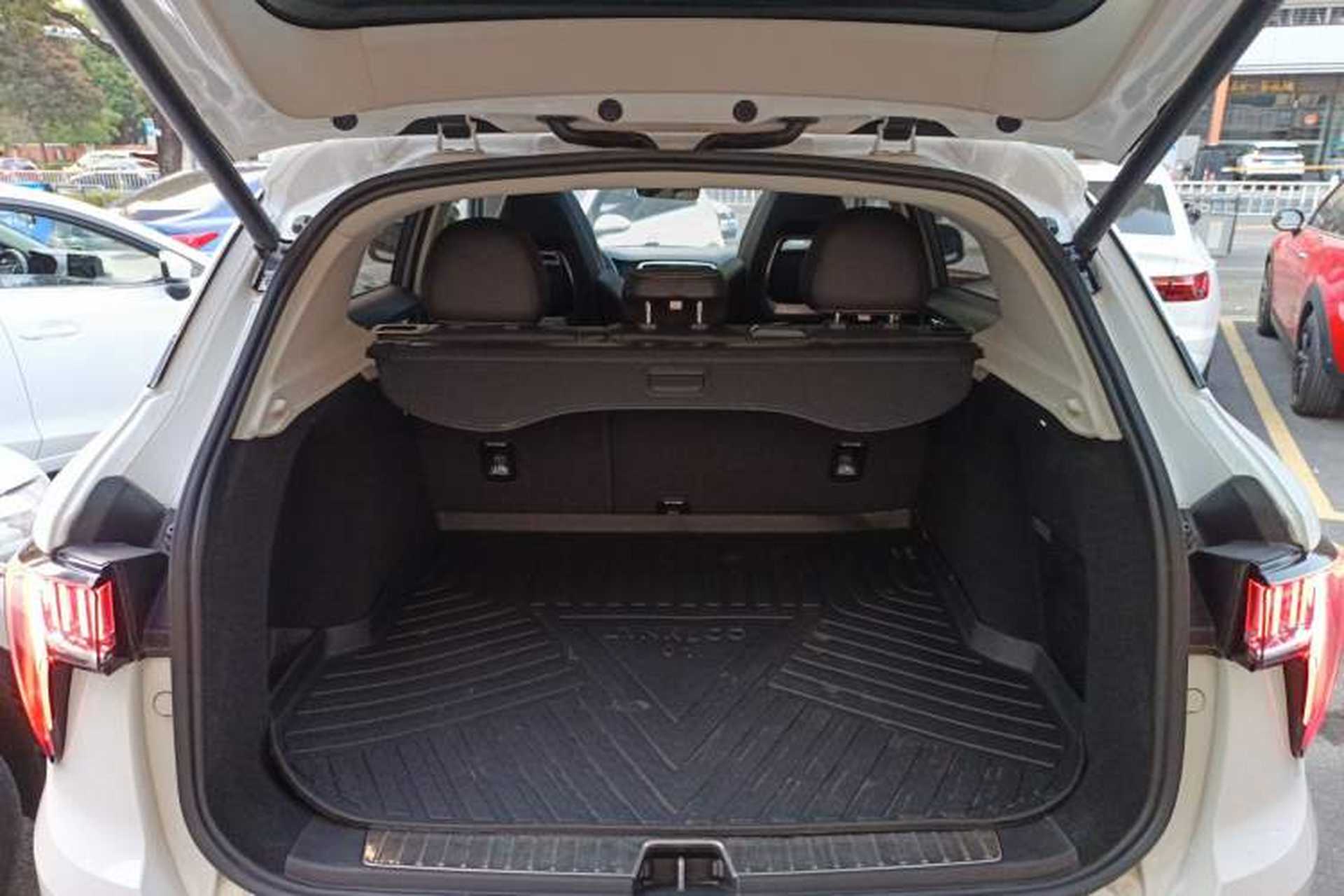Used Lynk & Co 01 2019 2.0T Two-Wheel-Drive Pro Version China V Standard Trunk